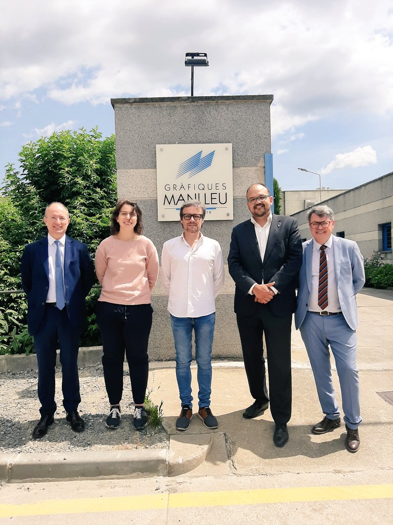 dboschpe's tweet photo. Gràcies @FerranRodero per visitar avui #Manlleu i el suport polític de @economiacat la #IllaConeixement i altres projectes #EUNextGen del municipi! Un plaer! @JuntsxManlleu #Agenda2030Manlleu https://t.co/ILWglSwzsV