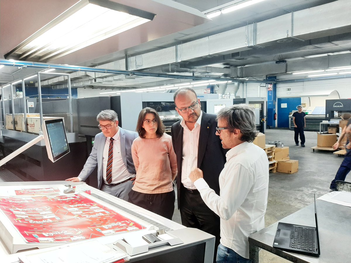 dboschpe's tweet photo. Gràcies @FerranRodero per visitar avui #Manlleu i el suport polític de @economiacat la #IllaConeixement i altres projectes #EUNextGen del municipi! Un plaer! @JuntsxManlleu #Agenda2030Manlleu https://t.co/ILWglSwzsV
