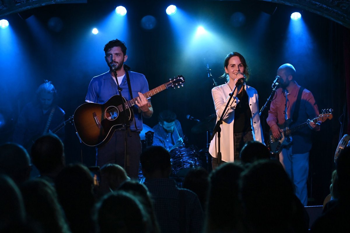 Michael &amp; Michelle Debut at Omeara London 🔗 michelle-dockery.net/gallery/thumbn… #MichelleDockery #DowntonAbbey #DowntonAbbeyANewEra 

📸 [x32]