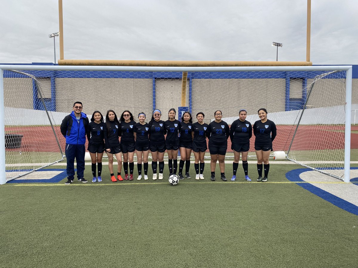 ChavezVGS's tweet photo. It was fun 2022 ⚽️!! Peace out Seniors ✌️✌️✌️ https://t.co/nsPrHVMuD7