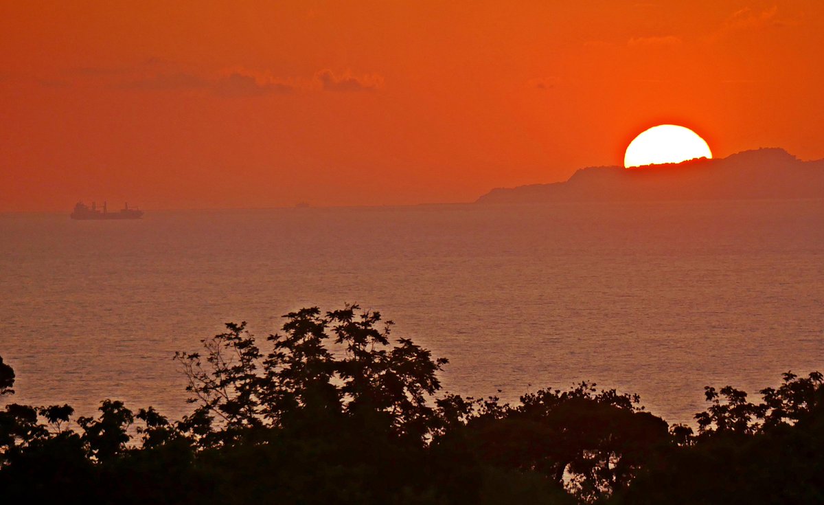 servel miller (@servelmiller) on Twitter photo Watching the sun go down over the Bay of Naples #Priceless. Love #fieldwork @gidchester <a href="/sevenhostel/">SevenHostel</a> #Italy #naples Watching the sun go down over the Bay of Naples #Priceless. Love #fieldwork @gidchester <a href="/sevenhostel/">SevenHostel</a> #Italy #naples