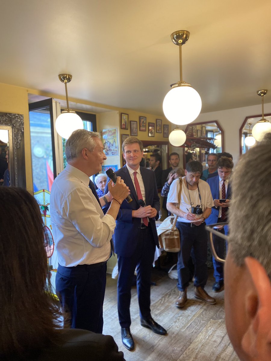 Vif soutien de Bruno LEMAIRE à @charles_rodwell pour les élections législatives 1er circonscription des Yvelines. Les 12 et 19 juin je vote pour @charles_rodwell ⚡️