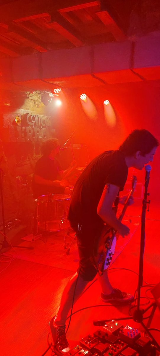 Nit èpica a Castelló amb Malämmar i <a href="/TronoDeSangre/">Trono de sangre</a>!!! Gràcies <a href="/UnderRevol/">UREVOLUTION</a>!! 🔥🔥🔥🔥🔥🔥 #castellodelaplana #valència #pubterra