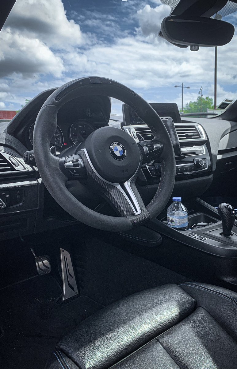 DailyCarlife's tweet photo. BMW M2 🤍💨 https://t.co/jErAmz9RJg