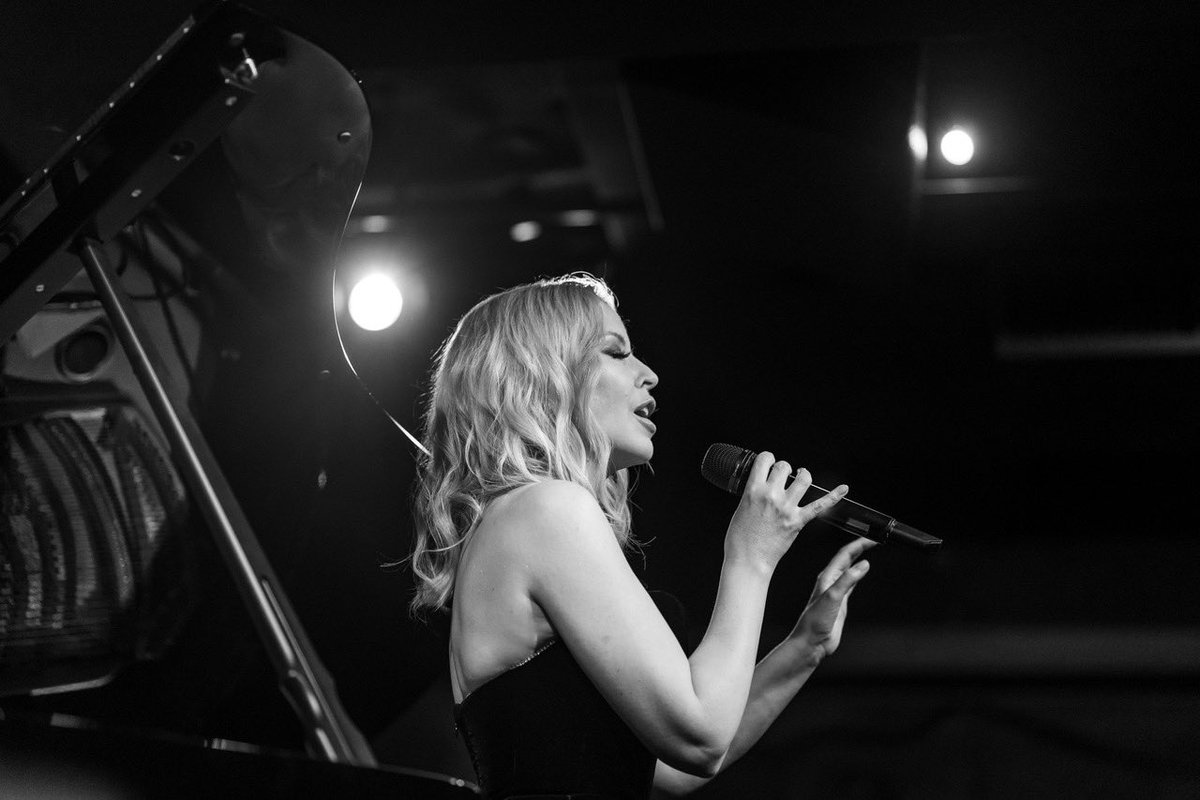 Kylie Minogue tweet media