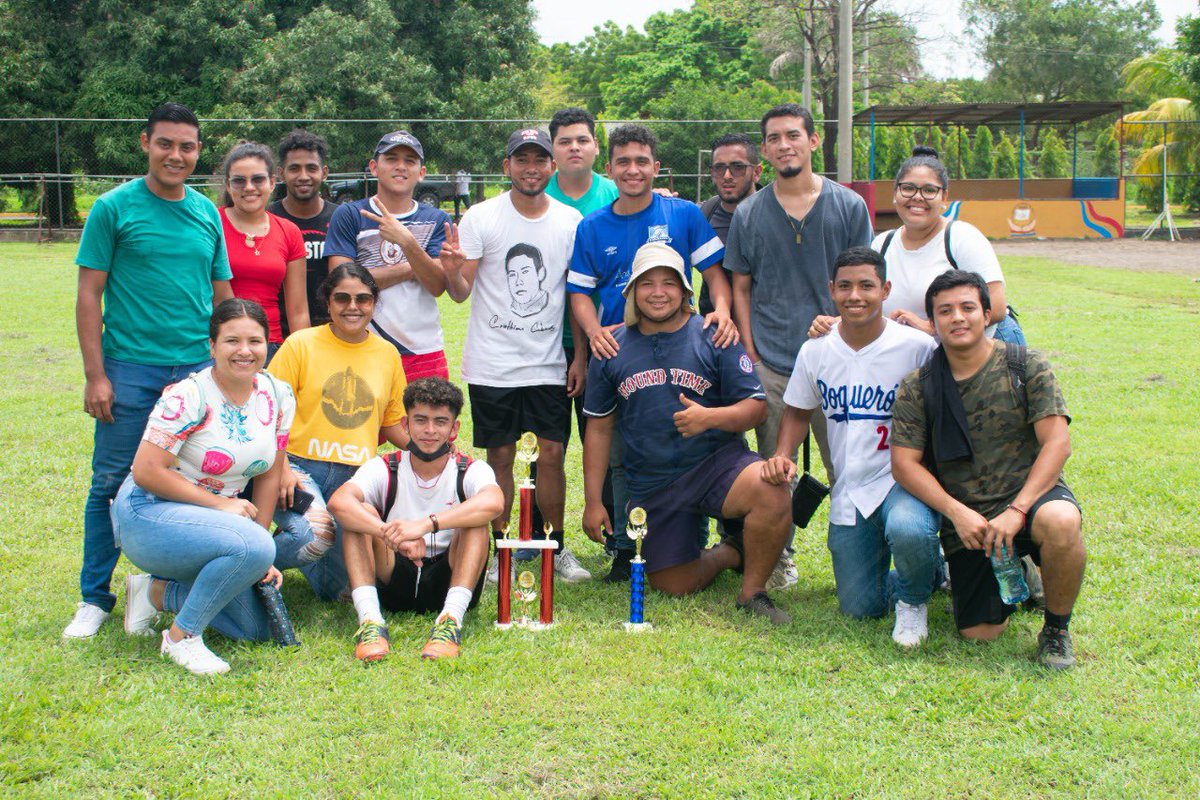 cuununan's tweet photo. Liga relámpago Bola de Hule con estudiantes de las diferentes Facultades de nuestra Bicentenaria UNAN-León.
#CUUN1914
#LaPasionDeHacerDeporte https://t.co/m79g3rTB34