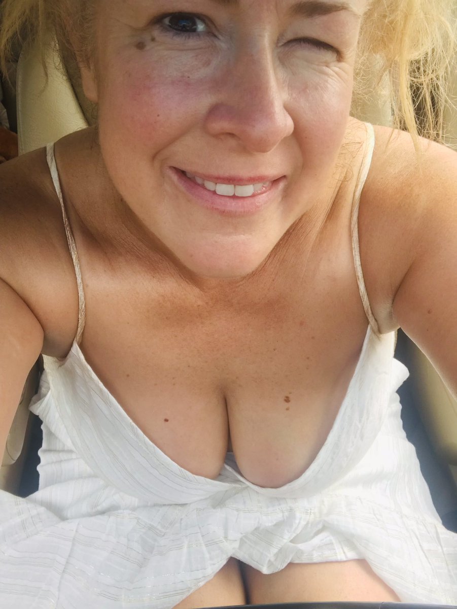 Gold E. Loxx ✨ tweet media