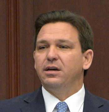 time4kind's tweet photo. How much do you hate #GovernorDeath's toupee?
(Btw, the anagram of Ron DeSantis *is* Sardine Snot. Check it out.) https://t.co/UcGqGTzGzv