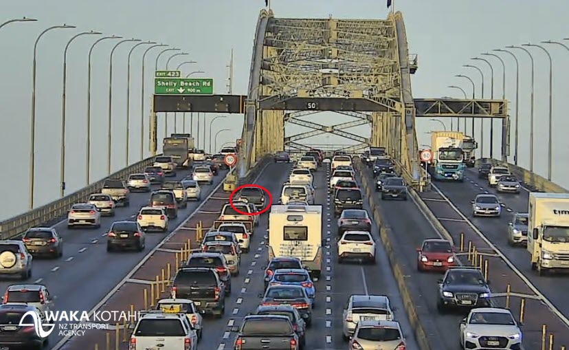 Car breakdown on Auckland's Harbour Bridge delays motorists heading into  the city, one lane blocked - NZ Herald
