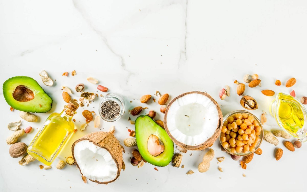 RawBeautySource's tweet photo. If you are looking for a food guide to lower your cholesterol, search no more! Check out our extensive food list! #cholesterol #healthyfood #hearthealth https://t.co/LNCodwJcLJ