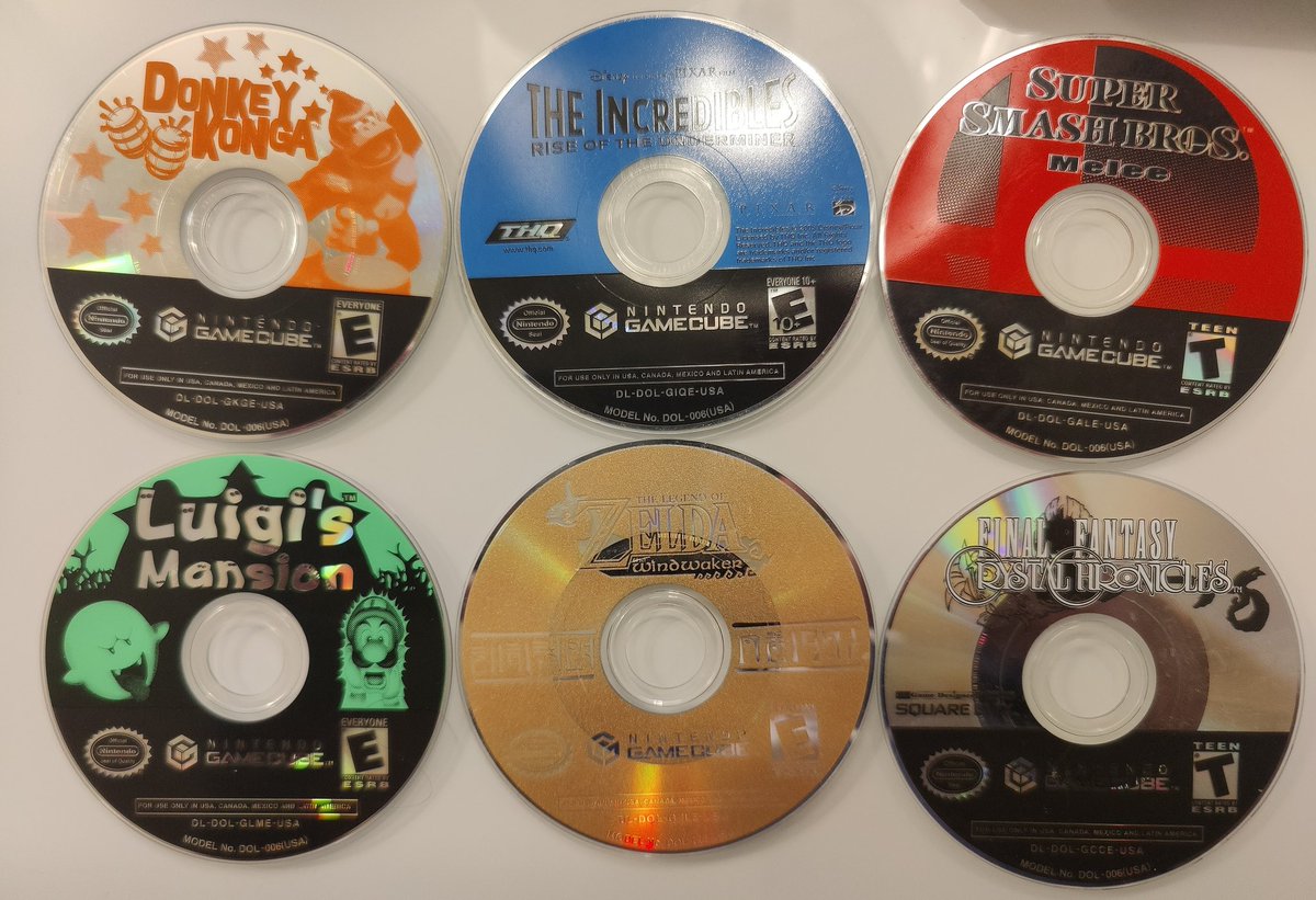 builder_set's tweet photo. Not a bad haul from the local thrift shop $.25 box! The 6 disks on the right were loose in the cases! https://t.co/zX5M4Gqdqi