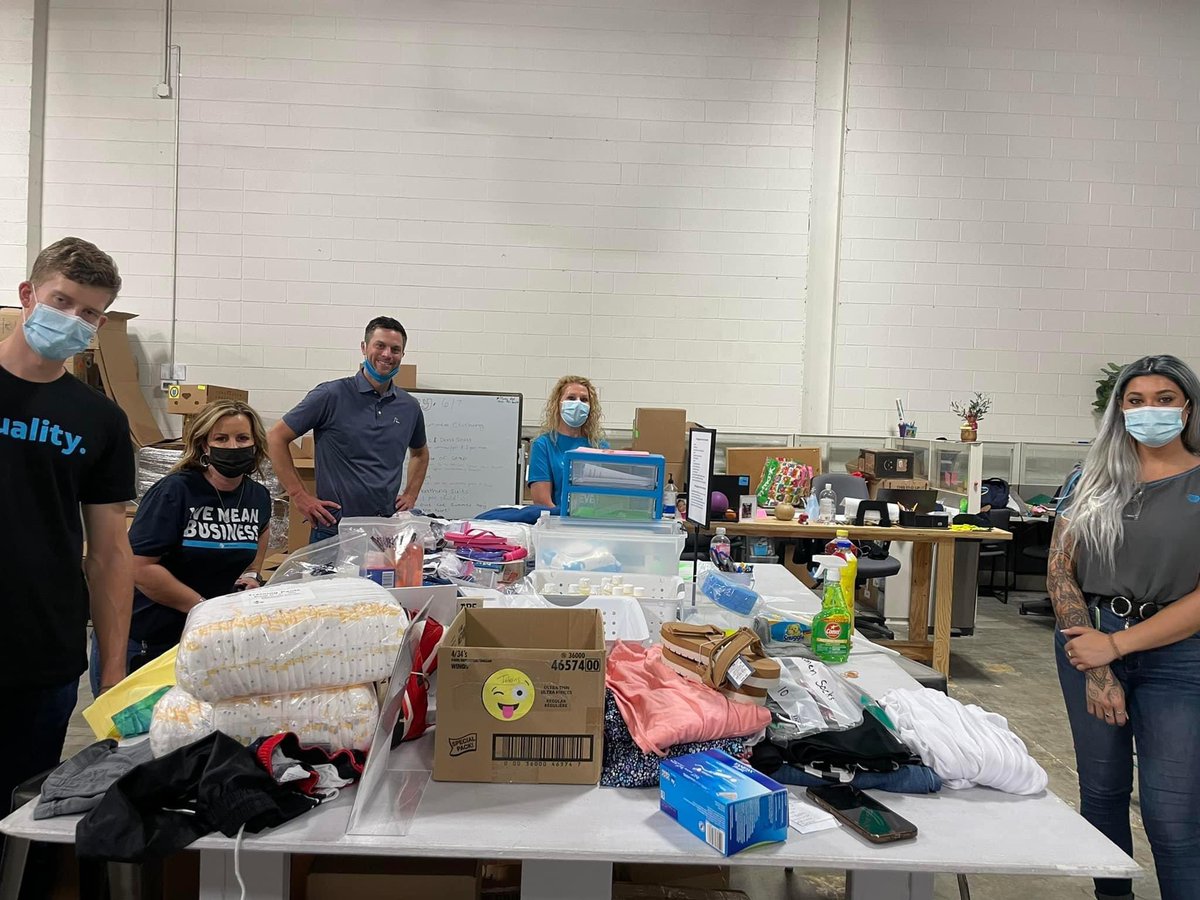Ellen Nonnemacher (@ellenonnemacher) on Twitter photo AT&T <a href="/OHPAunstOHPAble/">#unstOHPAble</a> Giving Back with 💚💙! #mitzvahcircle #volunteer #makeadifference #lifeatATT #attemployee AT&T <a href="/OHPAunstOHPAble/">#unstOHPAble</a> Giving Back with 💚💙! #mitzvahcircle #volunteer #makeadifference #lifeatATT #attemployee