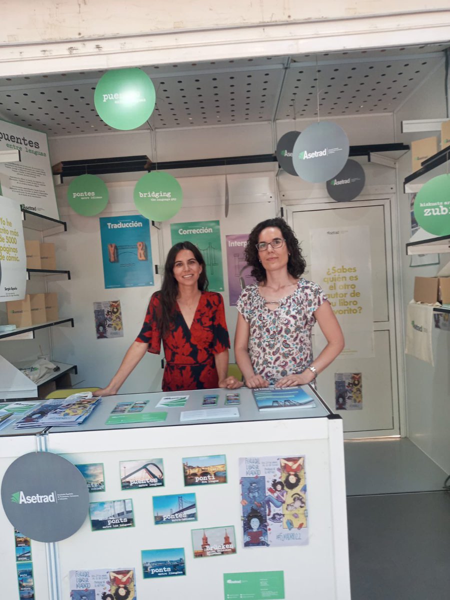 Gracias a todos los que os habéis pasado por la caseta de <a href="/Asetrad_ORG/">Asetrad</a> en la #FLMadrid22. Ha sido un lujo desvirtualizar a <a href="/masdeunalengua/">Laura Moreno</a> y charlar con escritores, agentes literarios, traductores, alumnos y profesores sobre nuestra preciosa profesión.