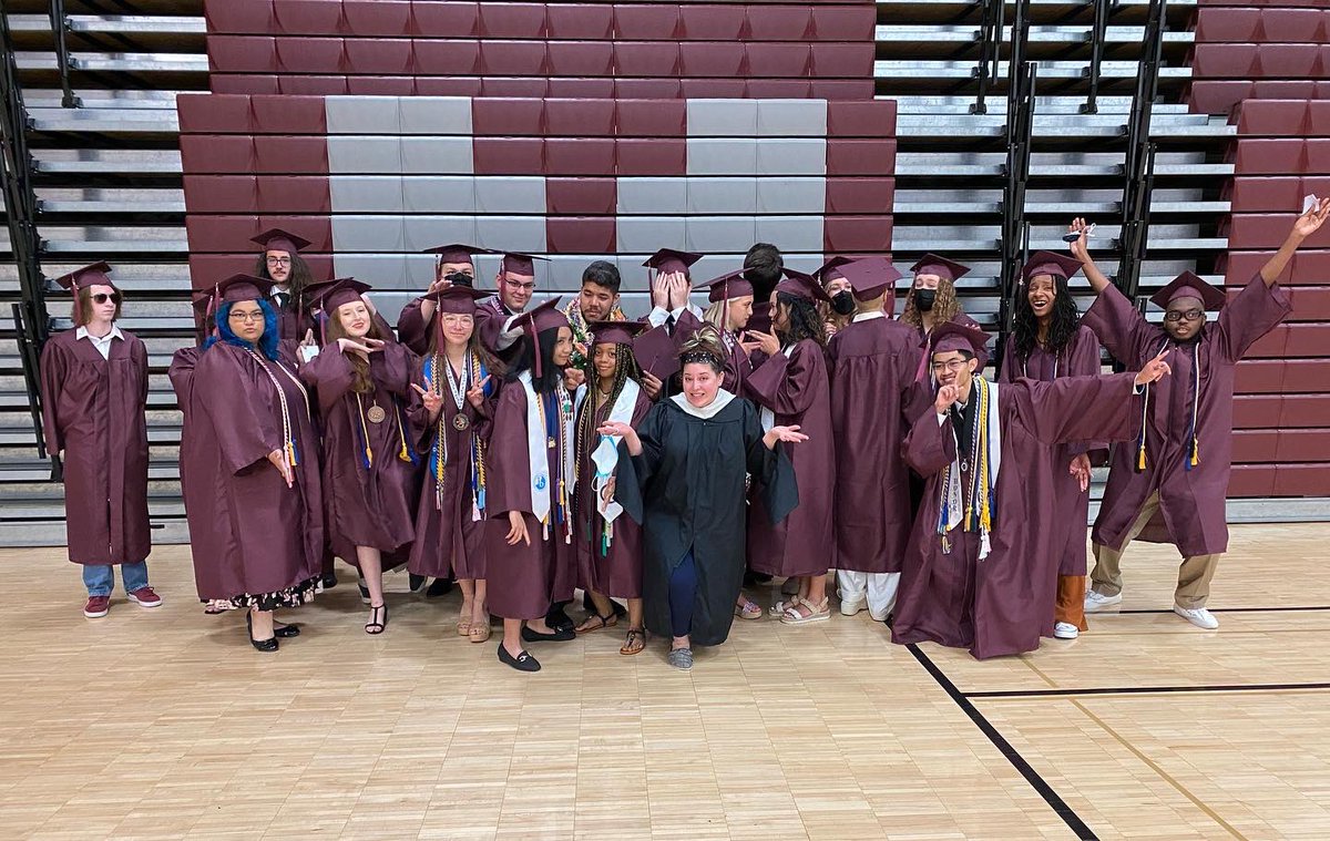 MVHSTheatreArts's tweet photo. Congrats to @MVHS2022!!! We love you and we will miss you!!! #fcpsgrad22 @MVMAJORS https://t.co/QnuJeby7mv