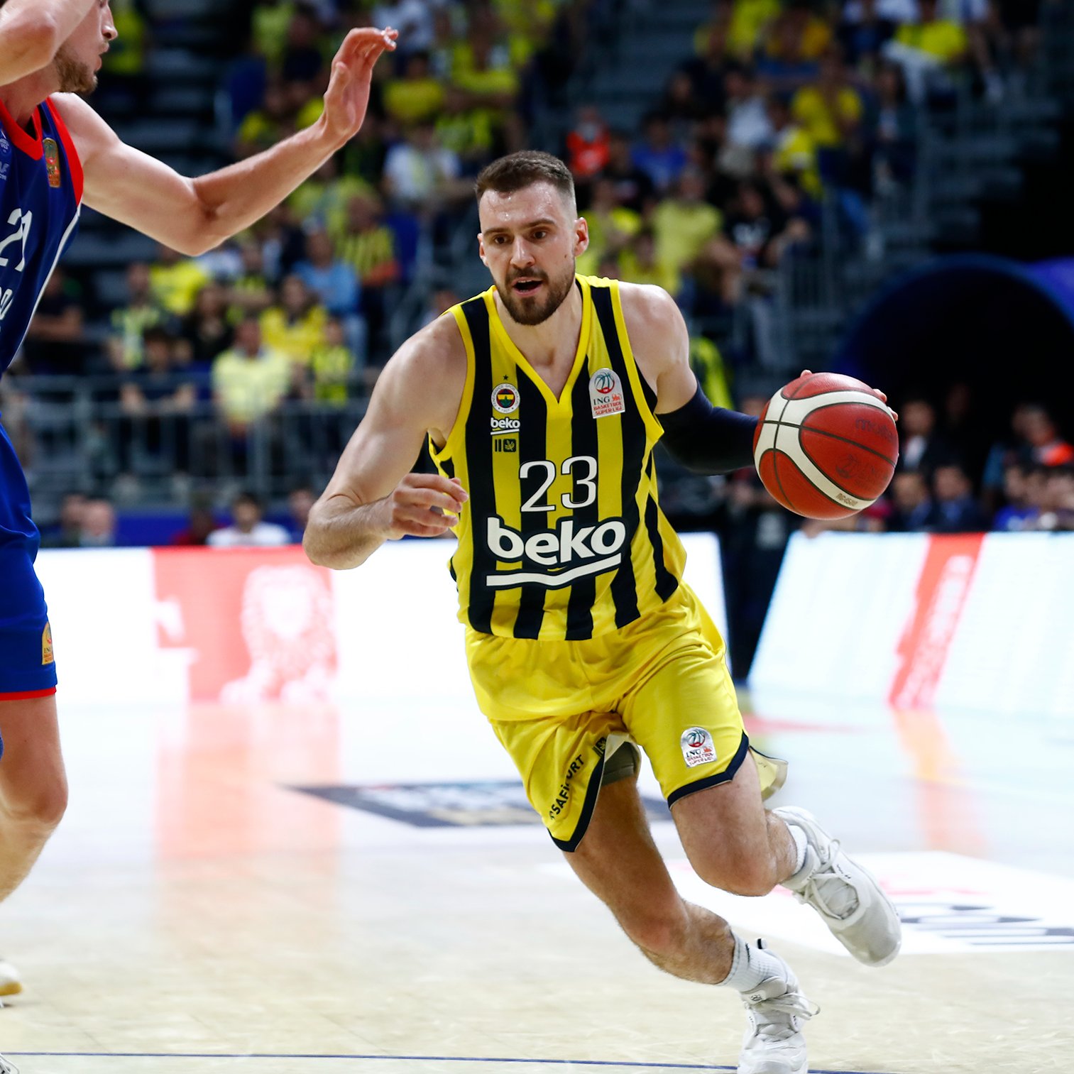 fenerbahçe efes serinin ilk maçı