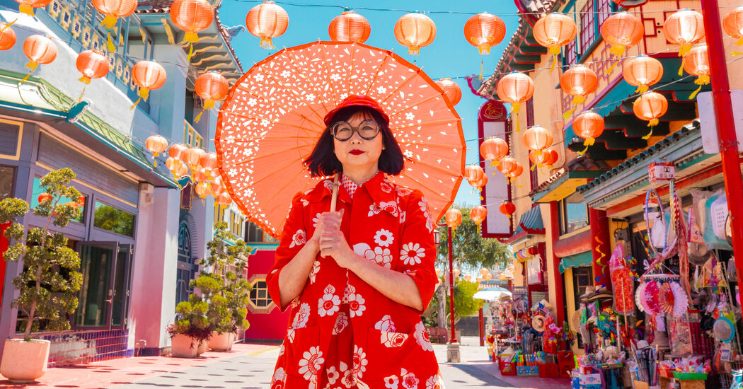 lamdtech's tweet photo. #FashionandApparel #Movies 'Everything Everywhere All at Once' Costume Designer Shirley Kurata Becomes the Story - The New York Times https://t.co/90kIsuHcAL https://t.co/j1i4ZYc9SV