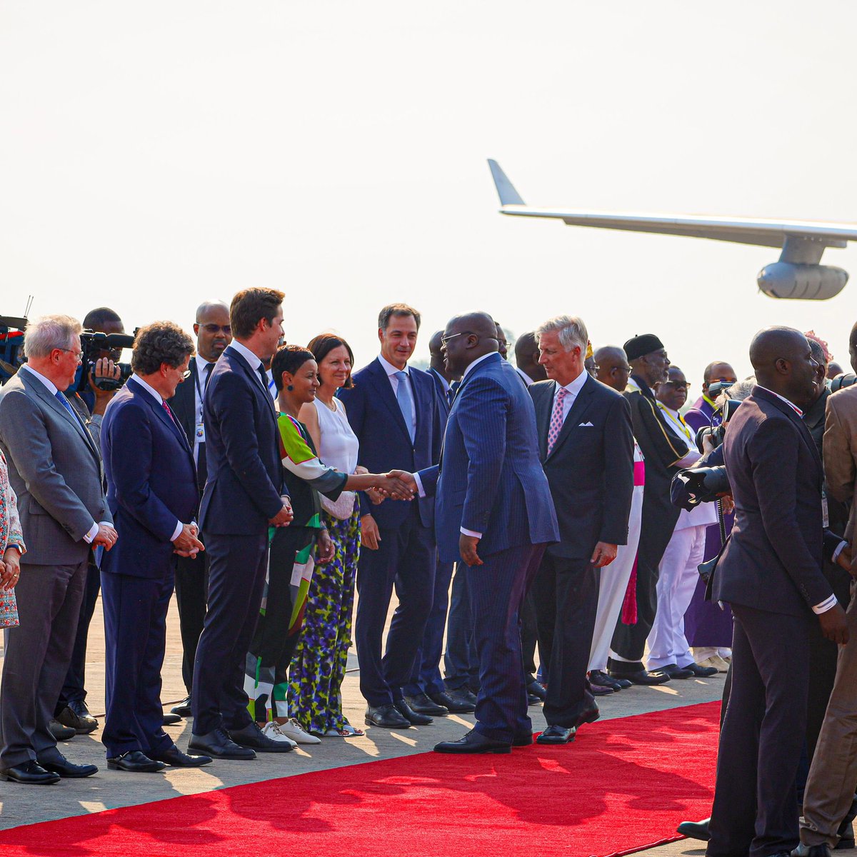 In Kinshasa met Koning Filip, Koningin Mathilde, premier De Croo en staatssecretaris <a href="/ThomasDermine/">Thomas Dermine</a>.    Dit bezoek stelt ook de bevolking centraal en zo hoort het. Zij moeten erop vooruitgaan. We staan niet alleen stil bij het verleden, maar gaan voluit voor de toekomst. 
🇧🇪🇨🇩