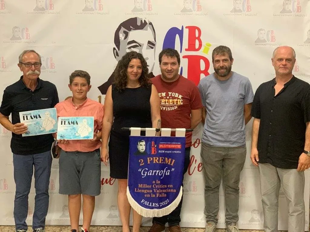 fallamorato's tweet photo. Fantàstica VII Gala d'entrega dels Premis del Casal Bernat i Baldoví Falles 2022.

Enguany estem d'enhorabona, hem arreplegat dos Distincions Flama i el  Segon Premi Garrofa a la millor crítica en la Falla. Entregats per les Falleres Majors de Valéncia. https://t.co/ofjJCkEdXy