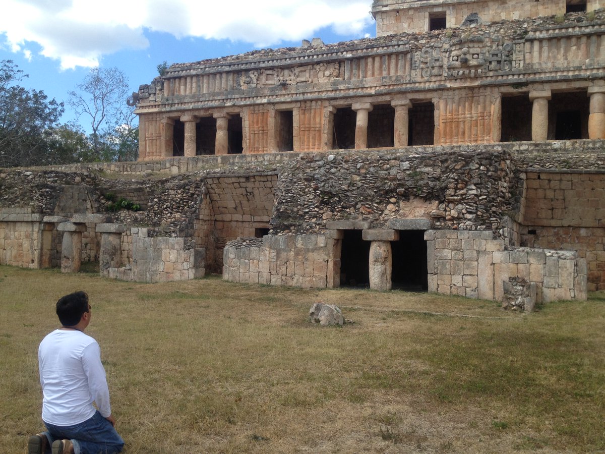 Dime_Balam's tweet photo. @Cuauhtemoc_1521 #Labná #RutaPuuc
El Arco 1
El Mirador 2
El Palacio 3
#Marzo2012
Buena época, juventud divino tesoro.
🛩️🎒🕶️🏩🧑🤝🧑 https://t.co/7wTHIyx7Yb