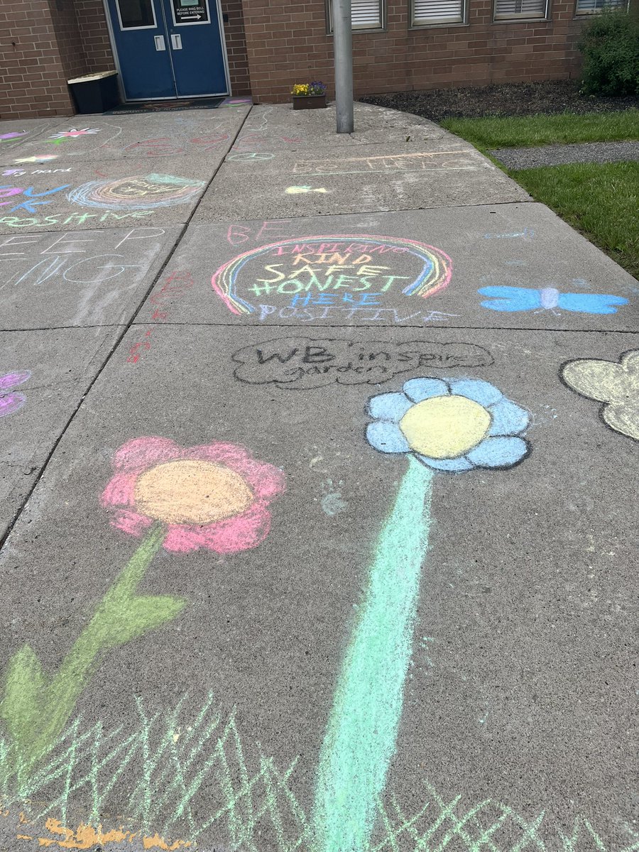 drswarts's tweet photo. Westbrook Inspires took their last meeting to help our students finish the end of the year feeling special!  So proud of our Westbrook Inspires Club and facilitators! https://t.co/LnllkXxUsO