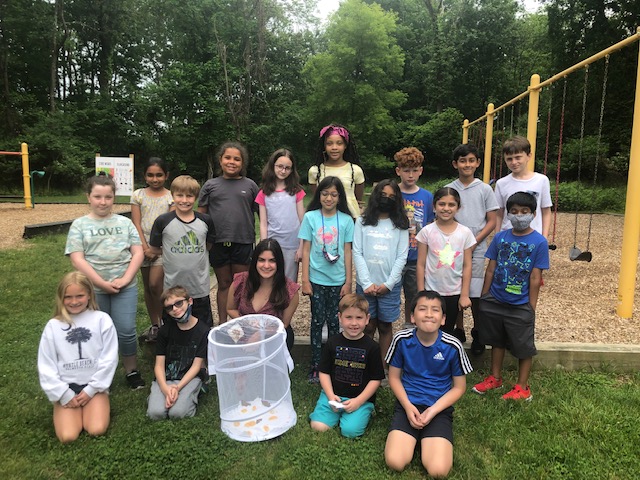 Today we released our butterflies. A few loved us so much that they didn't want to leave us or the orange slices. <a href="/CMSmtolive/">CMS Elementary School</a> <a href="/NicoleMusarra/">Nicole Musarra</a> @MathWithMrsM <a href="/ZywickiR/">Dr. Robert R. Zywicki</a> <a href="/MountOliveTSD/">Mount Olive Township School District</a>