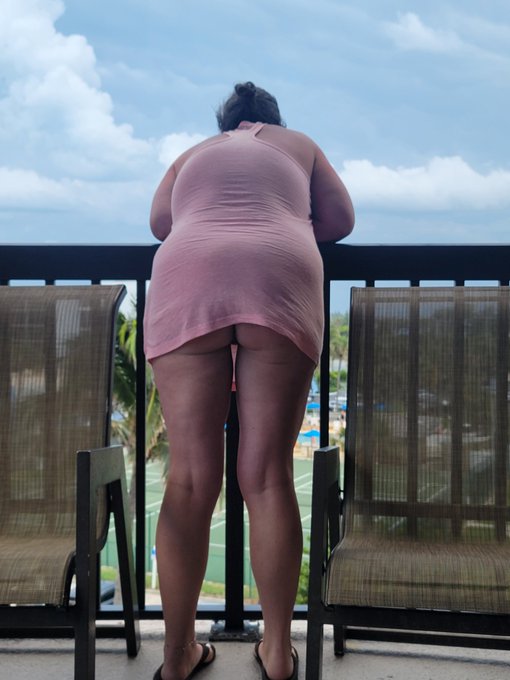 On vacation in Florida right now, can you believe this weather. https://t.co/Zd5i2w6R8M<a href="/tag/pawg"class="tags"><span>#pawg</span></a><a href="/tag/milf"class="tags"><span>#milf</span></a><a href="/tag/bigtits"class="tags"><span>#bigtits</span></a><a href="/tag/bigass"class="tags"><span>#bigass</span></a><a href="/tag/hotwife"class="tags"><span>#hotwife</span></a><a href="/tag/piercedclit"class="tags"><span>#piercedclit</span></a>