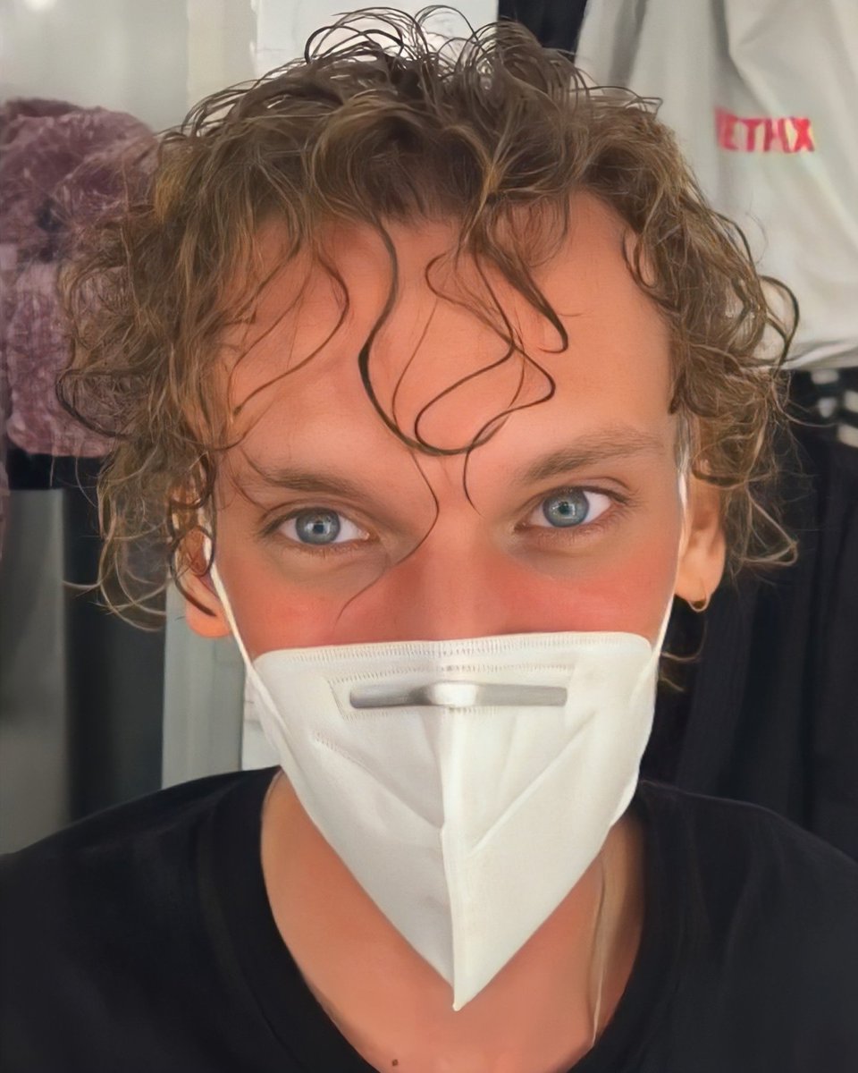 jbowerherondale's tweet photo. Jamie + curls, what do we think? 'Cause I am thinking YES 😍 https://t.co/6IMX4d0eIy