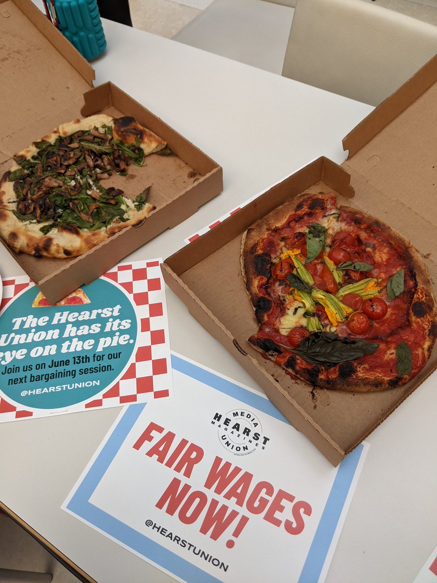 HearstUnion's tweet photo. Union pizza parties are the best parties 🍕

Today, our members enjoyed a solidarity lunch break across Hearst’s editorial offices. https://t.co/aDqlTQnq65