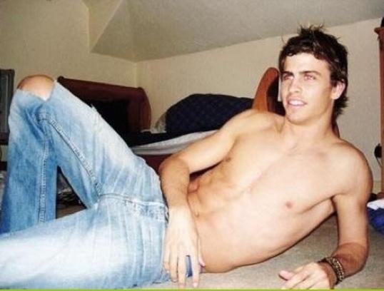 Si bro,no me importa q tu madre esté en casa mientras jugamos play