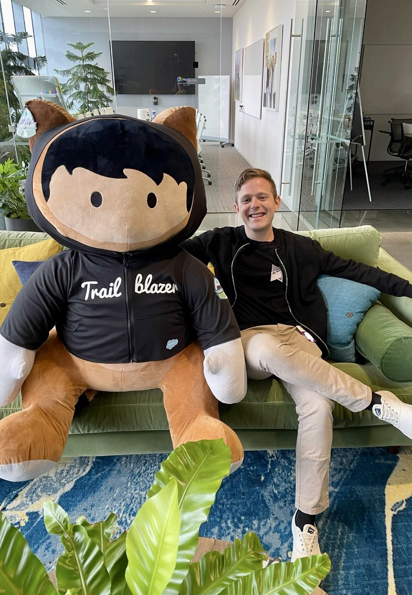 willjcarpenter's tweet photo. Made some new friends at the Irvine office last week!
(only some of them were stuffed) https://t.co/FunNTz6vvE