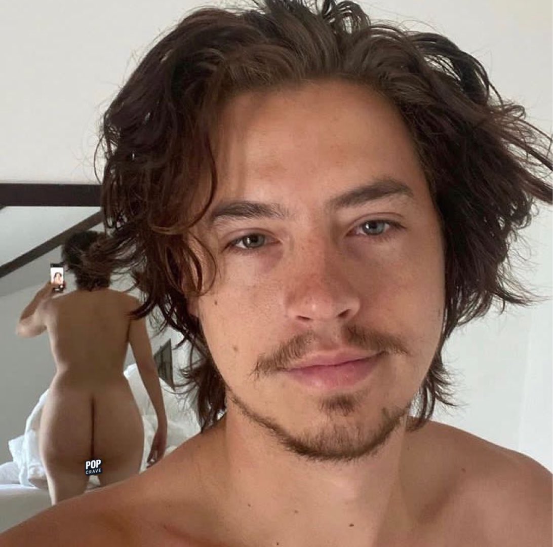 Cole Sprouse shares new photo to Instagram.