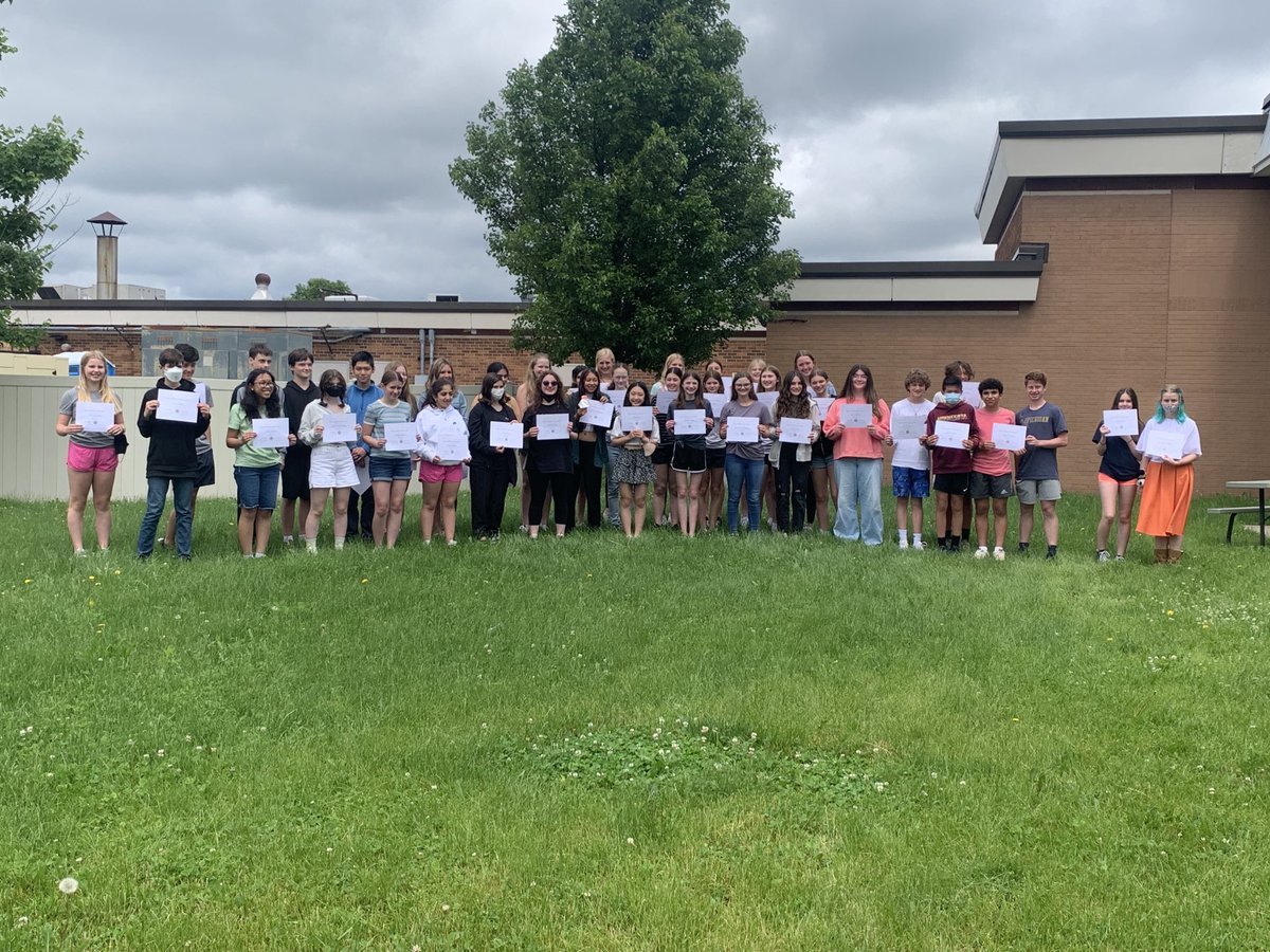MiddleSaline's tweet photo. SMS Highest Honors Students.  Very proud of these kids!  #smslearn #sascompass https://t.co/slHpyJXAYB
