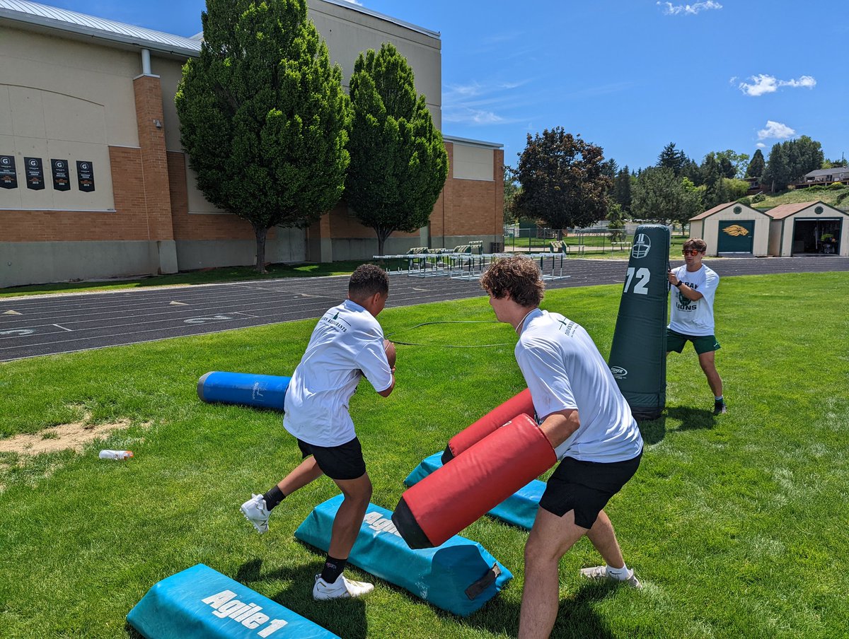 BorahFootball's tweet photo. Day 2 of Future Lions Camp in the books 😤😤🦁🦁🏈🏈 https://t.co/lgxuKjTRdy