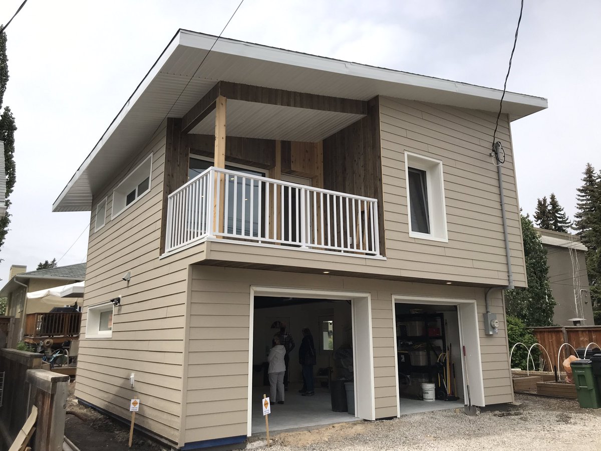 chrisbuyze's tweet photo. Enjoyed touring client’s new net-zero garden suite at Sunday’s Eco-Solar House Tour.

This 1 bedroom features Larson Truss exterior construction, solar PV, and recycled flooring. 

#yeginfill #yegre #design #gardensuites https://t.co/XQORPnkxSz