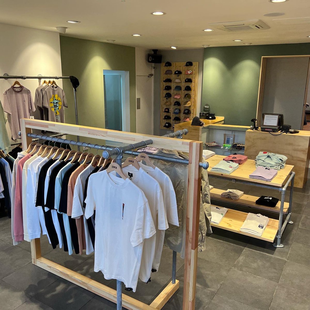 atticclothing's tweet photo. We are delighted to say our new Inverurie store is now open! Thanks to all who helped us get this project over the line and especially to our loyal customers since opening in Inverurie 17 years ago!
#attic #atticclothing #inverurie #menswear #independent https://t.co/D1yx7uybOd