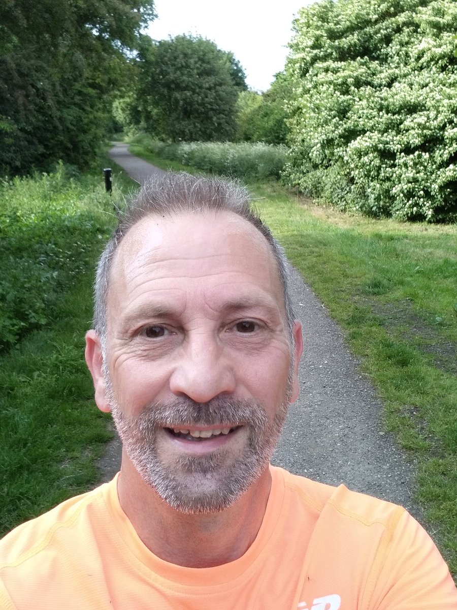 Broken_punk1005's tweet photo. First time out in over a week testing the dodgy leg with support from my nanny goats. No they're not blowing kisses at me, it's the mountain goats pout π
Leg passed the test, bring on Doncaster #injurytest #slowandsteady #doncasterhalf @UKRunChat @runningpunks @RunThroughUK https://t.co/39FUd3Tisl