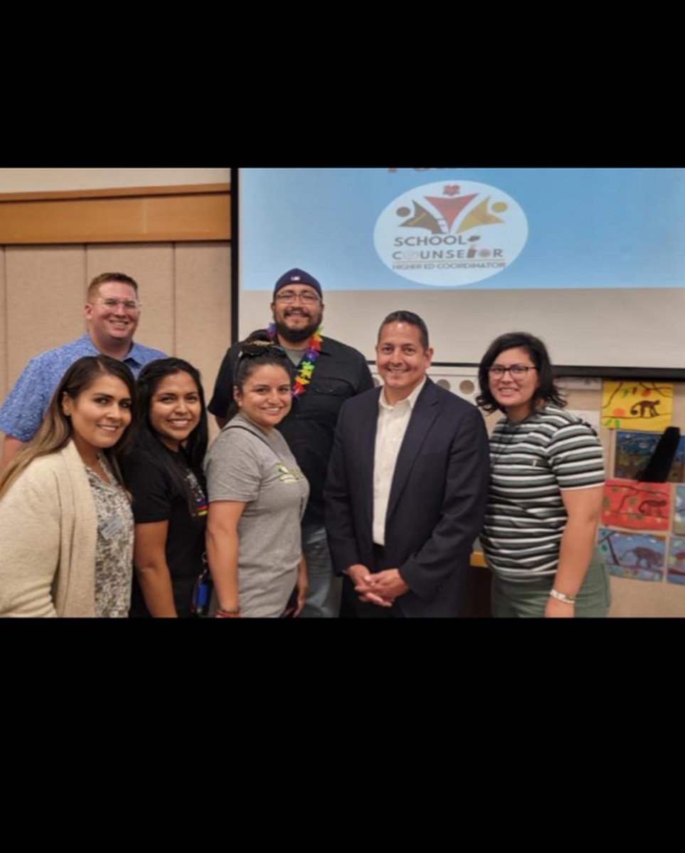 SAUSDCCR's tweet photo. Yesterday, our social committee organized an amazing @SAUSDCCR potluck to celebrate the end of the school year. Thank you  @JerryAlmendarez, @DrLorrainePerez,  Jennifer Flores, @DrSoniaLlamas, @DrRebeccaPianta and Káty Castellanos for your support this school year. https://t.co/kKmRESjMCW