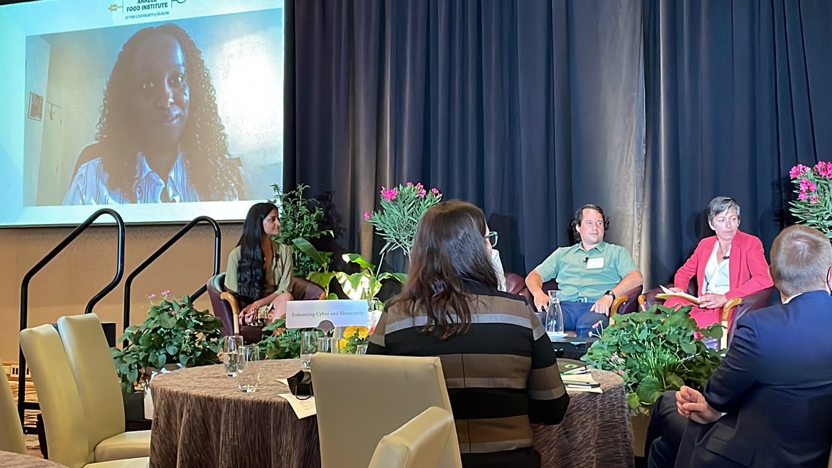 <a href="/RexJeanna/">Jeanna Rex</a> leads a discussion with young leaders on challenges, prospects, and opportunities on the future of food at #AFoodSummit
