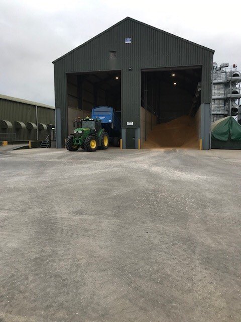 mertounfarms's tweet photo. Harvest Position

Mid July - Mid September onwards 
Varied role including trailer duties, cultivations and combining depending on experience and willingness to learn.
Modern machinery and facilities, regular cooked meals provided and good on-farm accommodation available. https://t.co/dvFrSfvkW7
