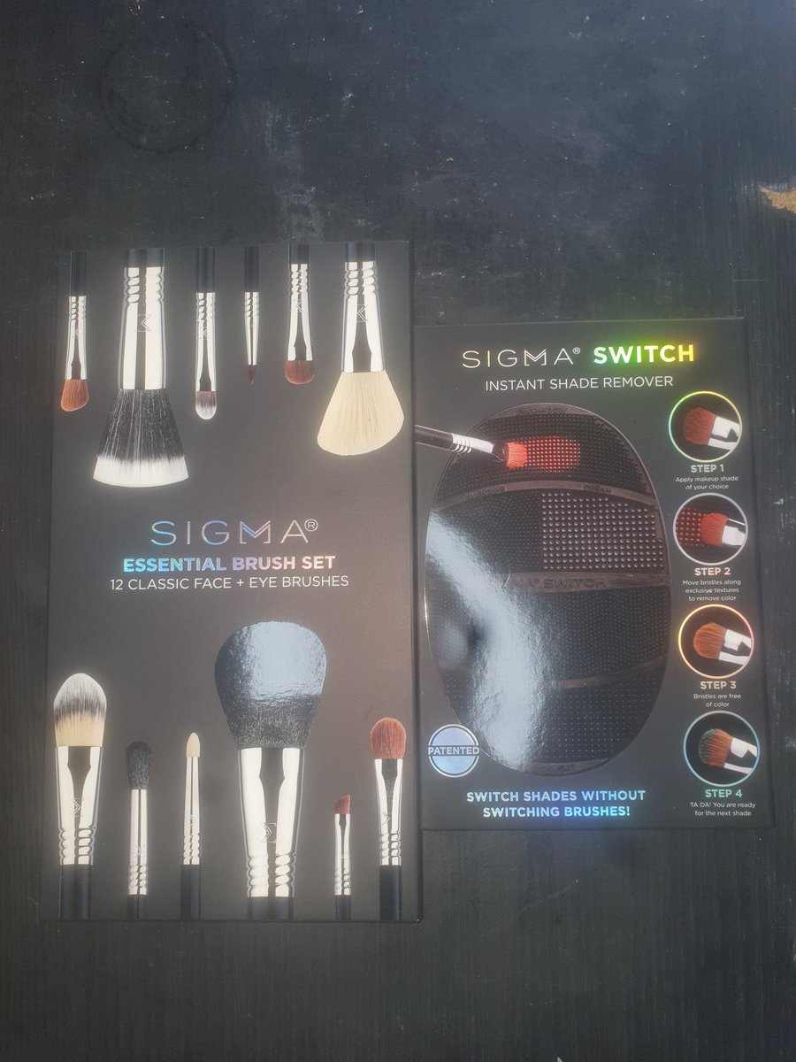 CHASEJLONDON's tweet photo. CJL #GIVEAWAY 

#SIGMA SWITCH N BRUSH SET 
#Revolutionpro FOUNDATION
#rimmel MASCARA
#FACETHEORY FACE CLOTH 
#WWF BAG

To enter giveaway
1. #Follow @chasejlondon on #twitter n @chasejlondon on #Instagram 
2. #like post
3. #Comment on post

#Competition closes midday 30/6/22 https://t.co/C8OxReXHzq