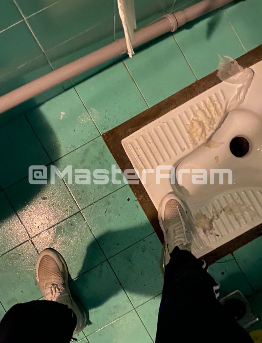 master_aram's tweet photo. My Nike Air Max 270 in a very dirty placeโฆ for the greediest slaves ๐คข ๐คฃ๐ฝ
#masterfoot #malefeetlovers #footmaster #dirtyslave #manfeet #nikelovers #findomaddict https://t.co/GHbZt43g7w