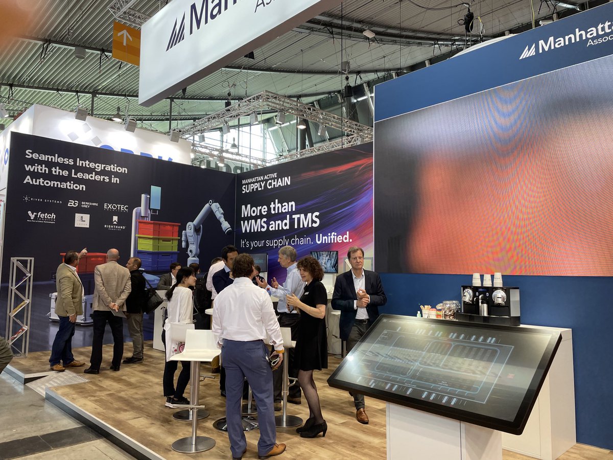 ManhAssocNews's tweet image. It is a very busy and exciting time of year for our marketing and sales pros in EMEA. 📸 #LogiMAT2022 #EuroCIS2022 #LifeAtManh