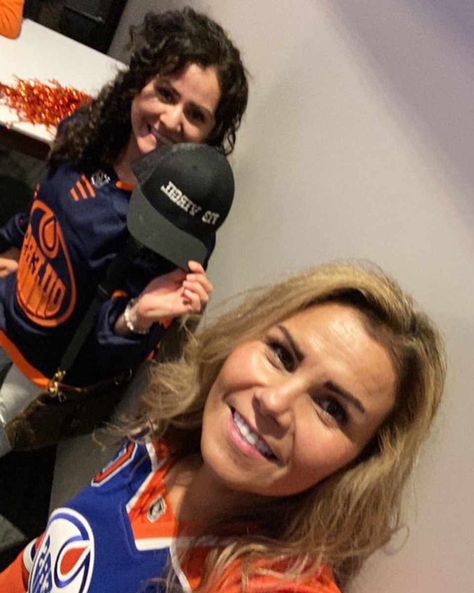 cc_cardinal's tweet photo. It doesn’t get more Canadian than this. Edmonton oiler playoff game with a caesar and bad a$$ F13 Virgil hat.  Yes #c5rodeo horse and Rocker that scored 95- a PRCA record!!.
 Sad the Oilers lost but still pumped about this bareback ride https://t.co/ZpQQTAKHFA