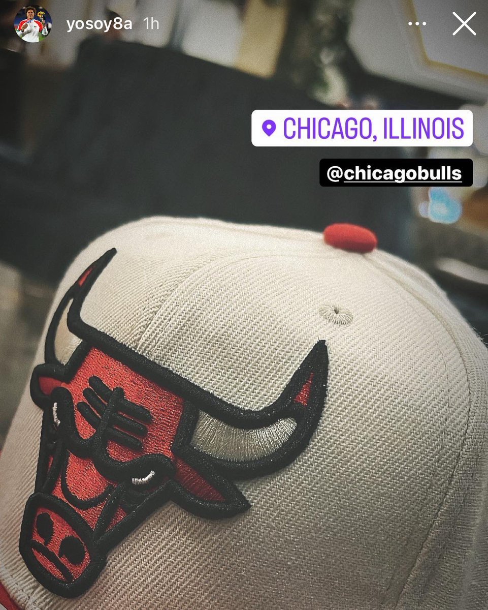 ochoamay's tweet photo. Que bonita experiencia como siempre! Despues de algunos años. Valio la pena la espera! Un grande dentro y fuera de la cancha 🙌🏼 @yosoy8a gracias infinitas! Espero que te allá gustado la gorra! 🤗 Sigue disfrutando de Chicago! https://t.co/40mMJYKco2