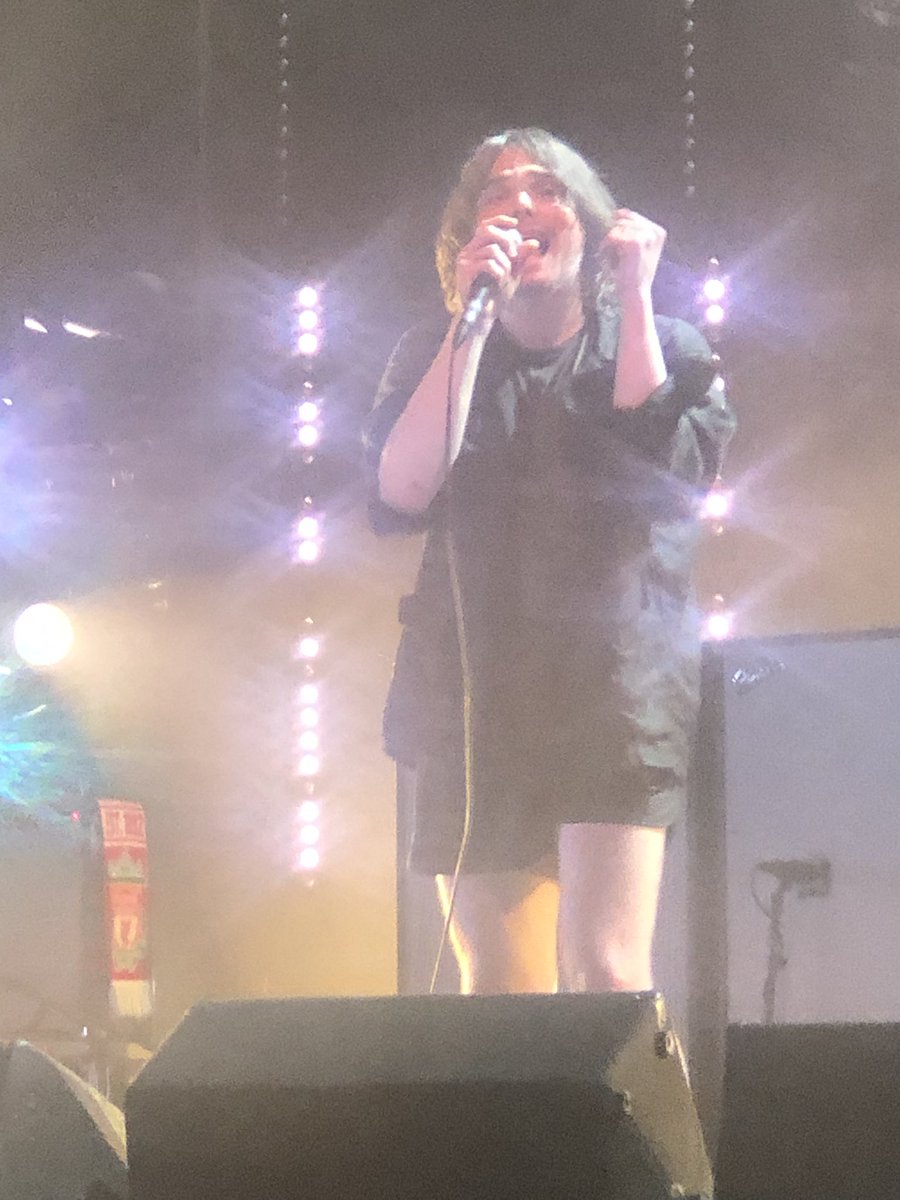 badbaddecisions's tweet photo. Tonight I saw… THIGHTS #sexonlegs #mcrbudapest https://t.co/oT22kvlWCI