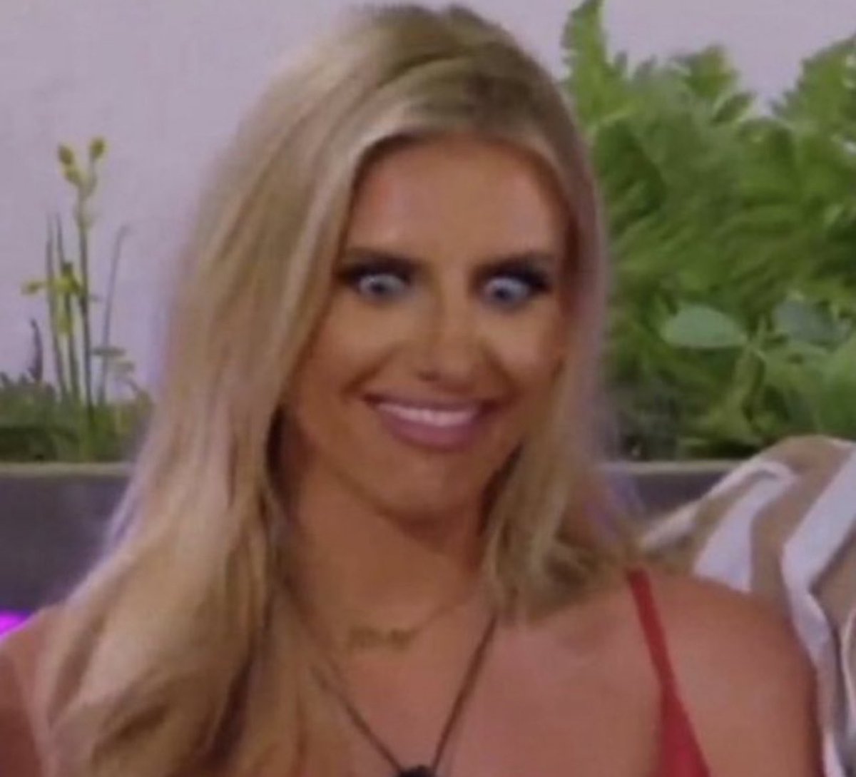 HealysAngel's tweet photo. “We did touch legs last night 😏” #LoveIsland https://t.co/O72FcJ16jG