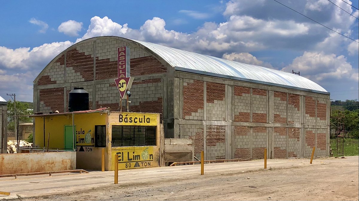 TEArquitectos's tweet photo. #ProcesodeObra
Bodegas y Estación de Pesaje "El Limón".
1) Vista frontal.
2) Vista general.
3) Vista lateral, bodega 4.
4) Vista parcial, bodega 4.
Muros mixtos.
Ladrillo #RivieradeCupía
Ladrillo #Cintalapa
Block hueco
@Adoblocks
#TEArquitectos https://t.co/IZOPJyVl8l