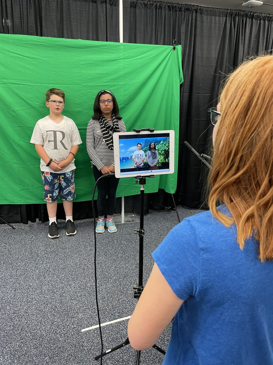 MrsHickey3's tweet photo. @MrsHickey3 @SettlersGreenPS @SettlerSllc Such an exciting day with 5F and 6K bringing scenes to life off the page!!  So much positive energy, cheering each other on, collaboration hard work and commitment to role and character today! https://t.co/H7sdxohUEn