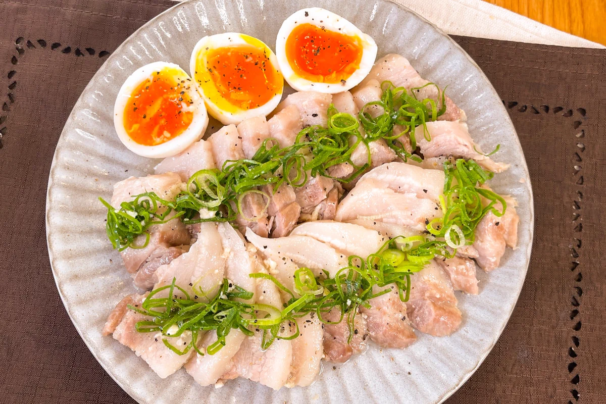 炊飯器で簡単に作れる！極上の豚バラ塩チャーシュー。