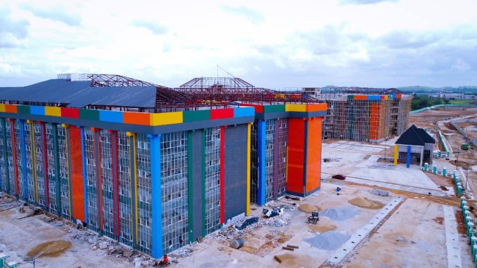 Sports_Doctor2's tweet photo. When Dave Umahi said he built the best medical facility in Nigeria, he wasn't lying, and he built it from scratch.

Ebony State doesn't have money compared to Abia State yet Okezie Ikpeazu couldn't do anything in 7yrs.

Kai, God will judge Ikpeazu and his supporters 😩😩😩 https://t.co/BukaO7JE1r